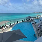 Oleo Yalmakan Cancun